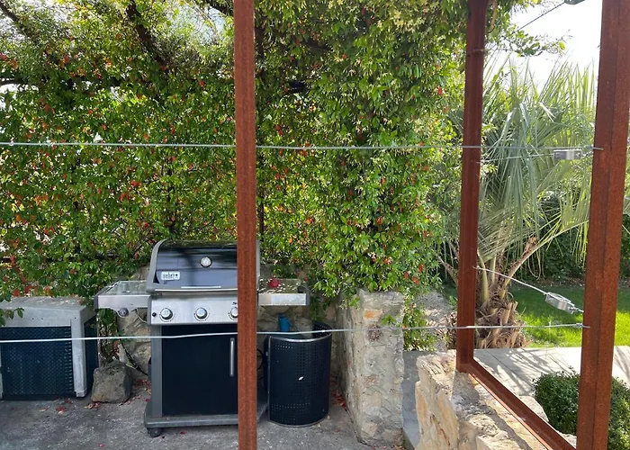 Blanche De Rouquette