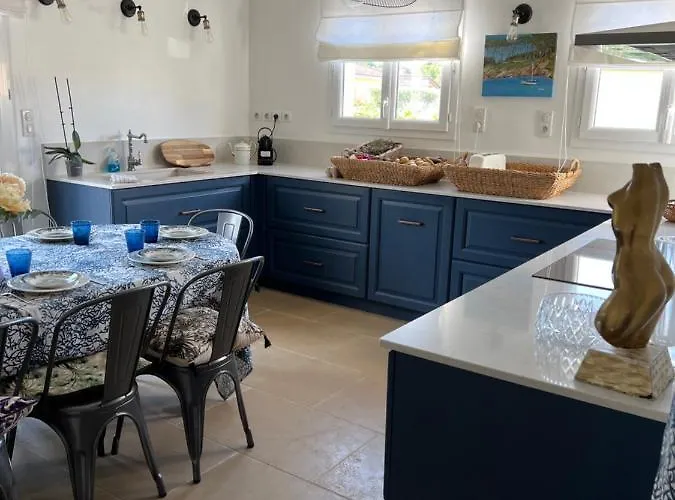 Blanche De Rouquette